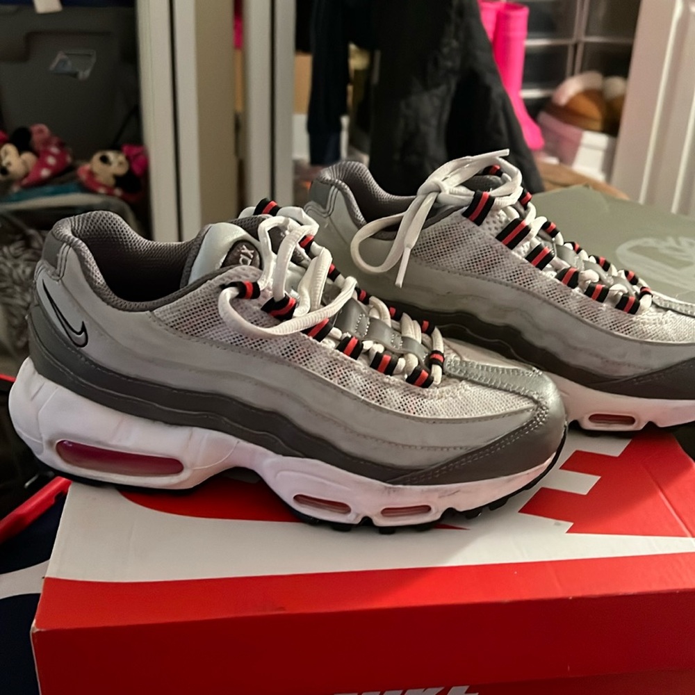 Unisex air max size 5 big kids